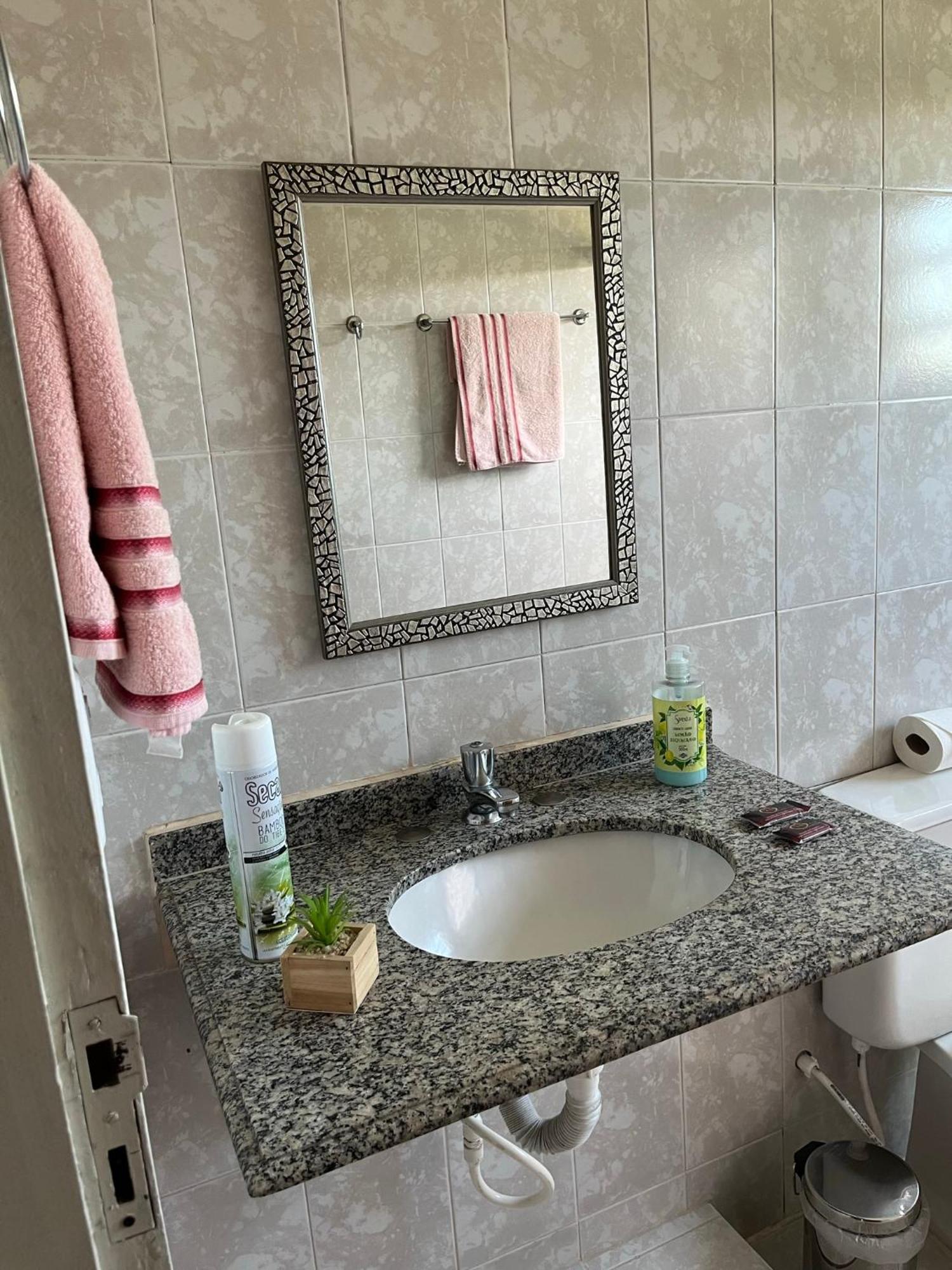 Pousada Familiar Vilage Bed & Breakfast Homestay Volta Redonda Exterior foto
