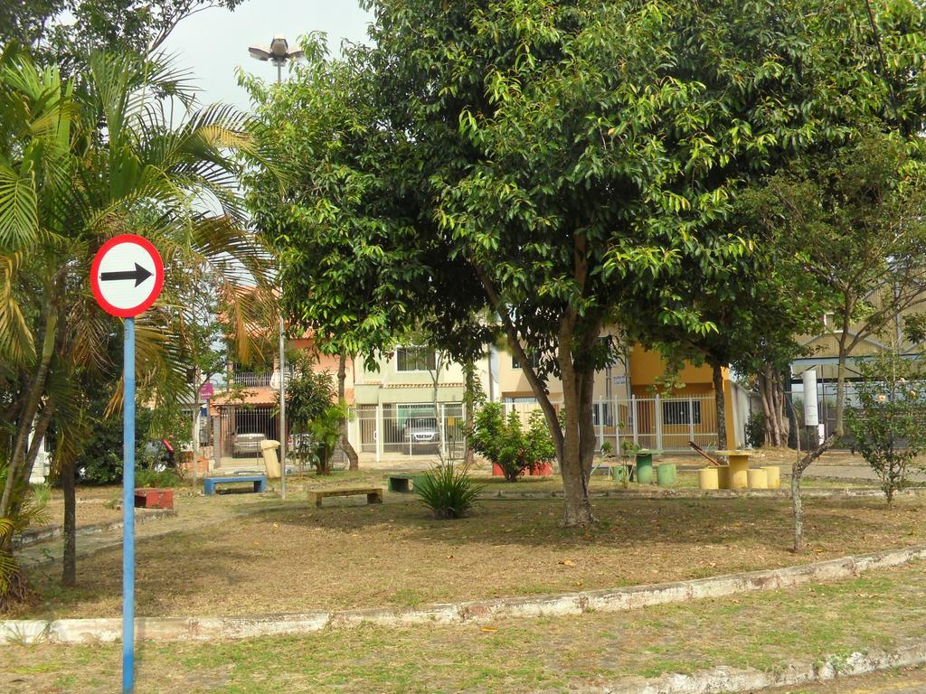 Pousada Familiar Vilage Bed & Breakfast Homestay Volta Redonda Exterior foto